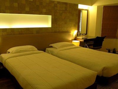 Monarch Luxur - Infantry Road होटल Bangalore